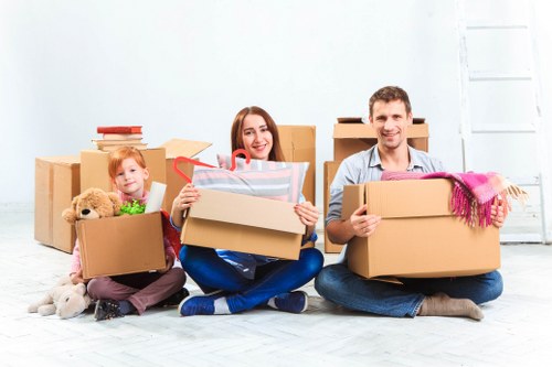 Flexible man and van support for a West Kensington property move